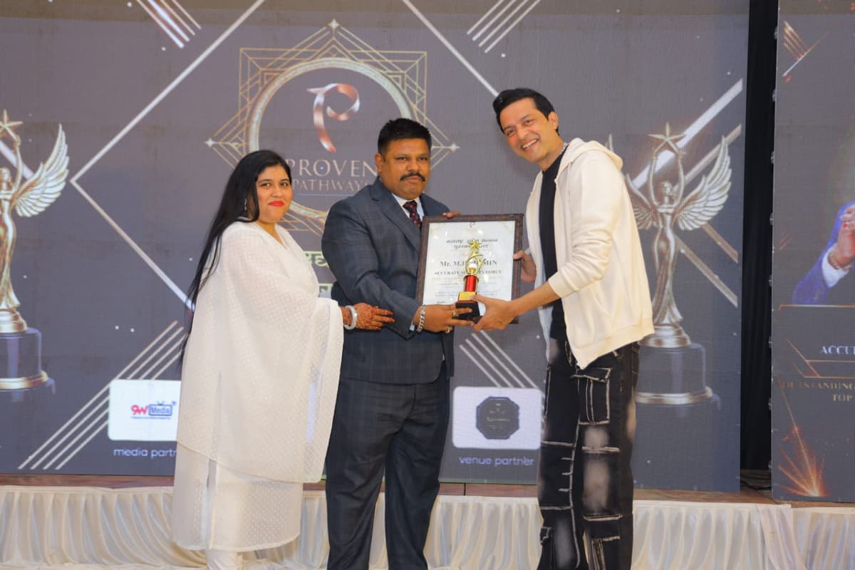 Udyog Shakti Samman 2026 — award presentation by Proven Pathways with actor Ankush Chaudhari